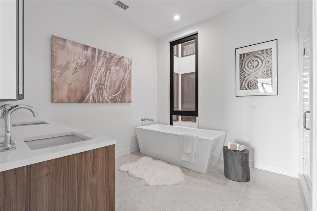 1340 W Chestnut Street Unit: 401