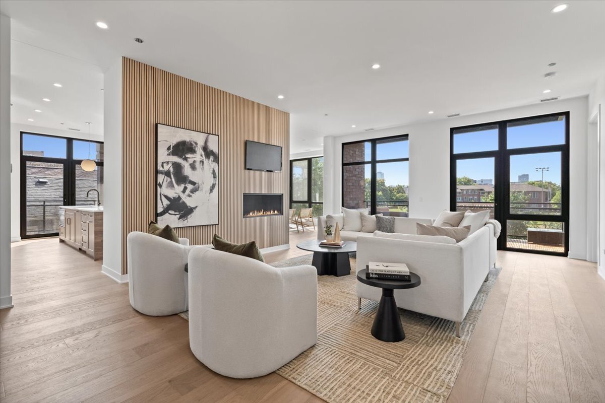 1340 W Chestnut Street Unit: 401