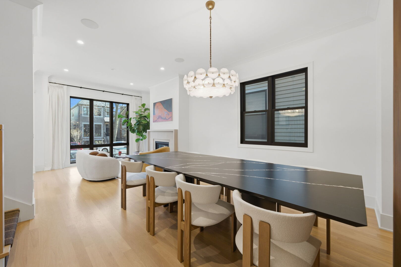 2226 N Southport Avenue