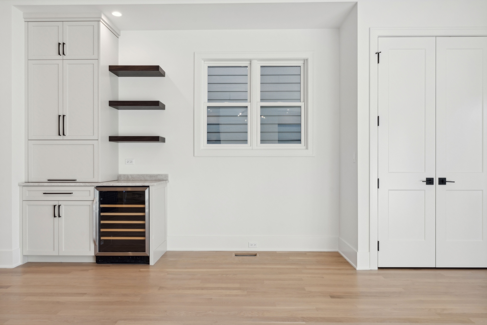 2226 N Southport Avenue