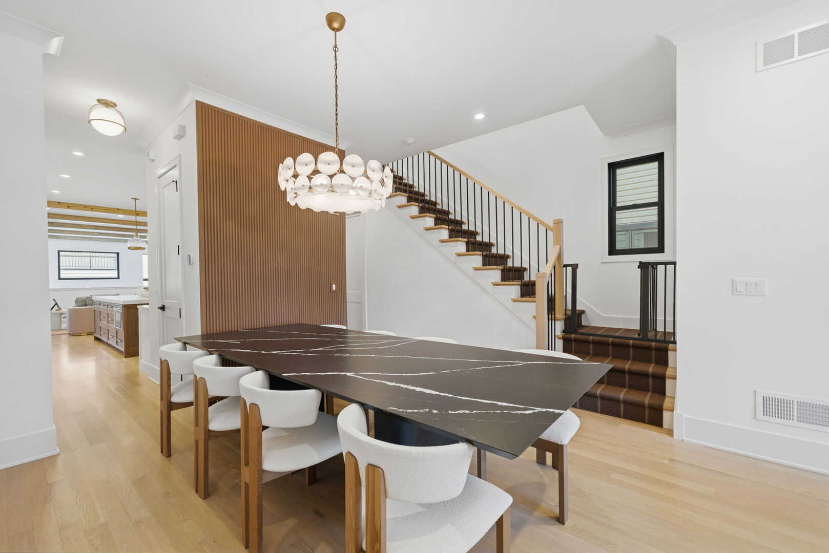 2226 N Southport Avenue