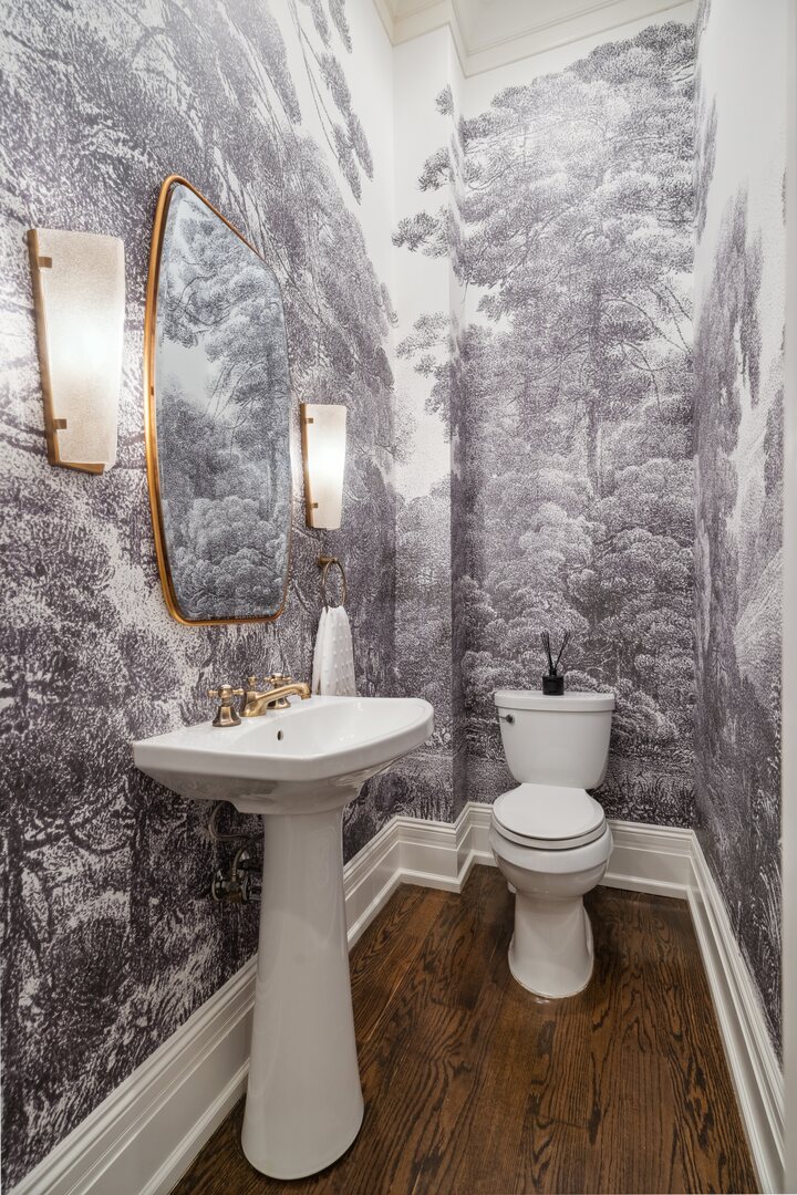 24 W Chestnut Street