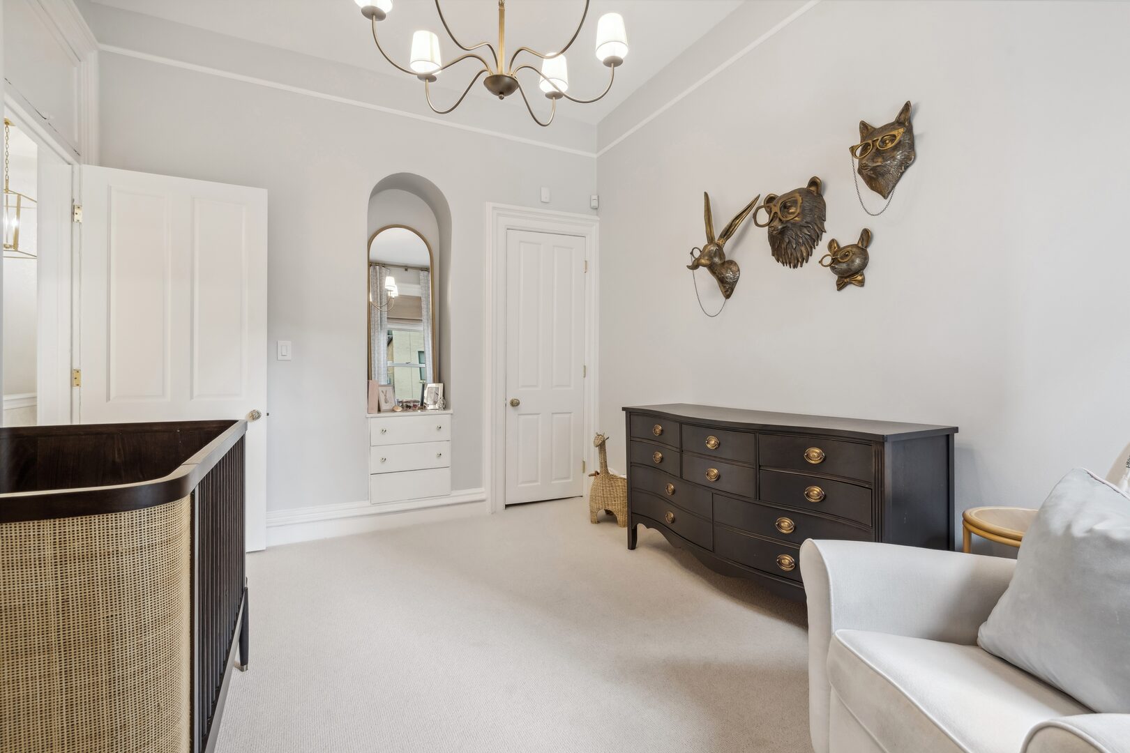 24 W Chestnut Street