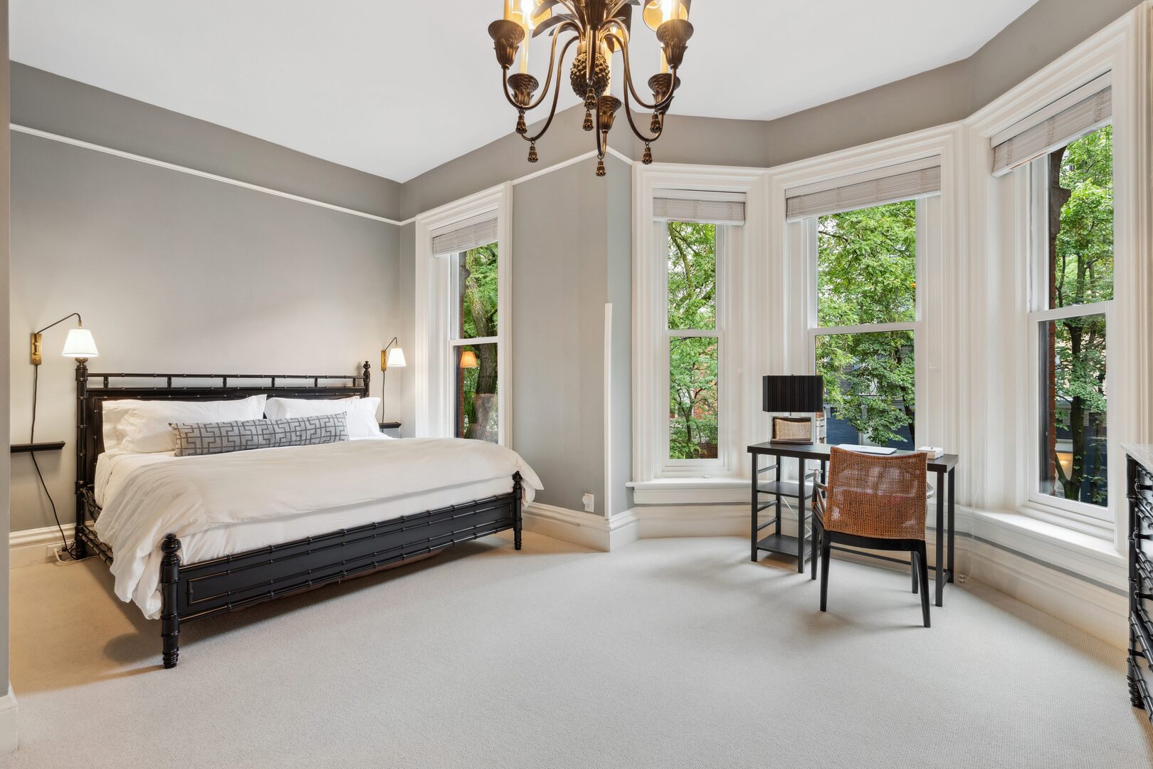 24 W Chestnut Street