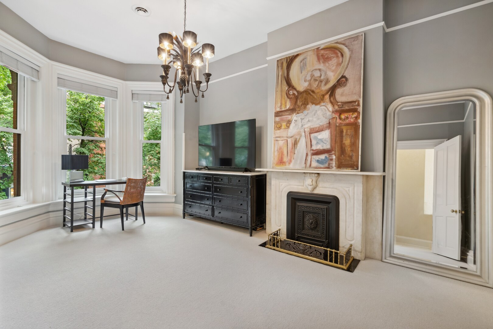 24 W Chestnut Street