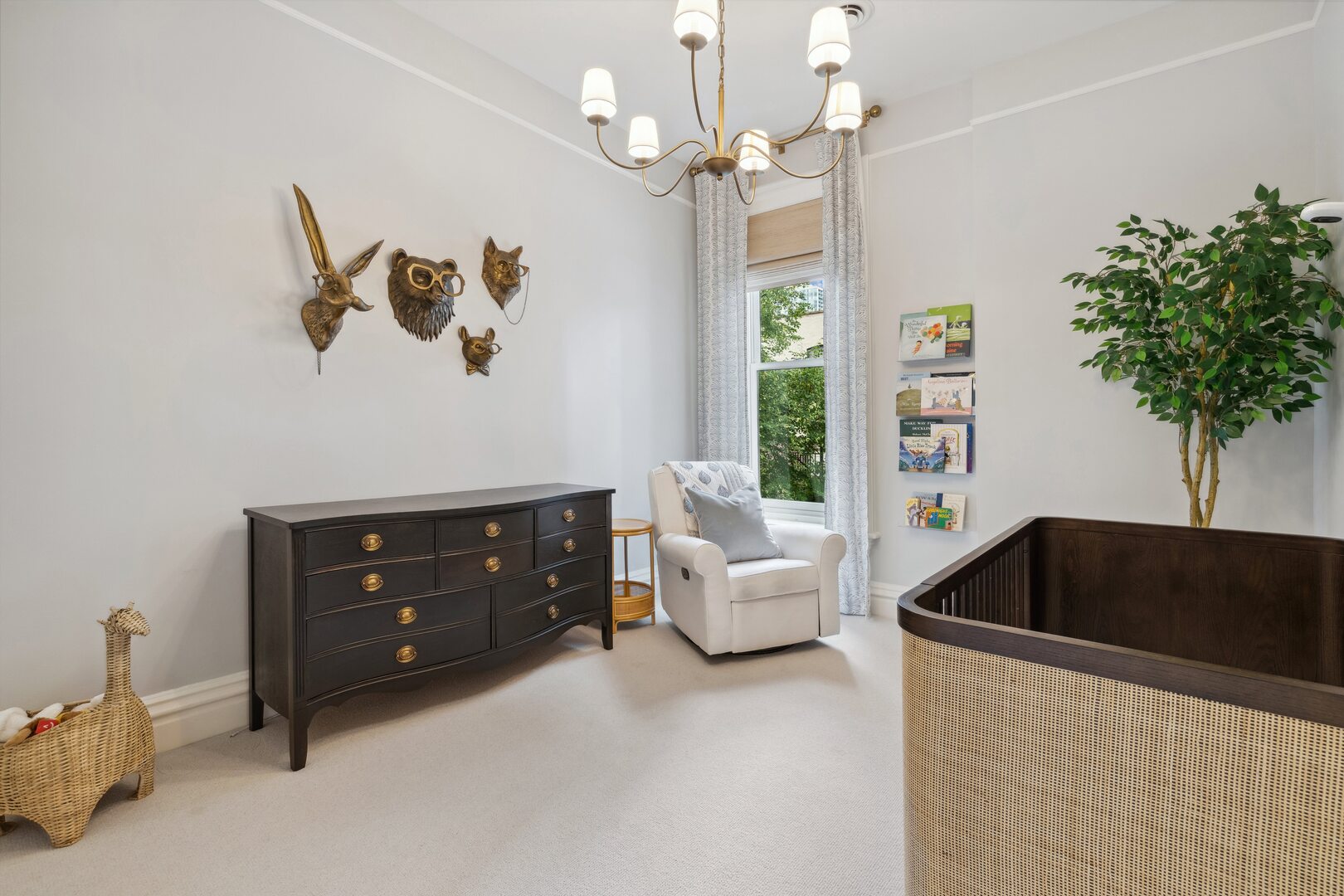 24 W Chestnut Street