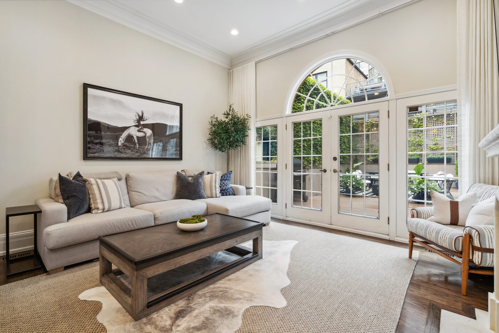 24 W Chestnut Street