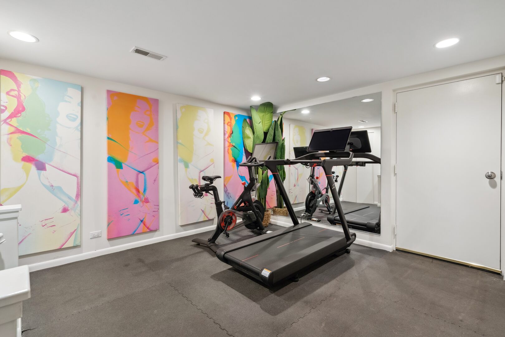 24 W Chestnut Street