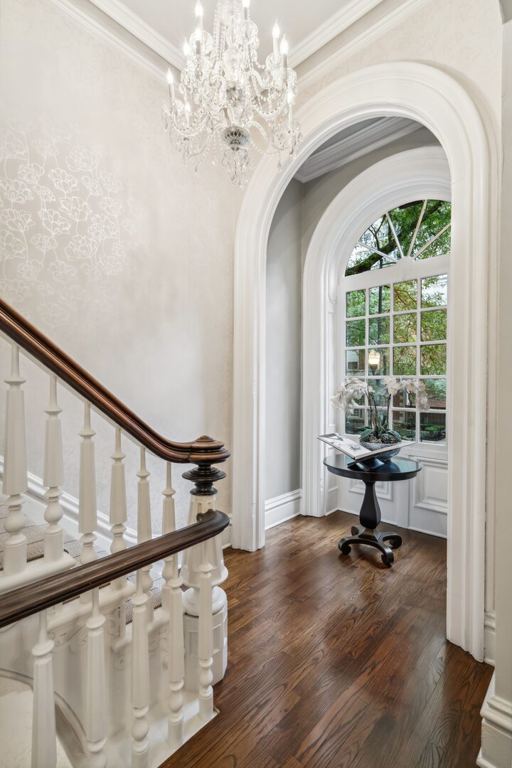 24 W Chestnut Street