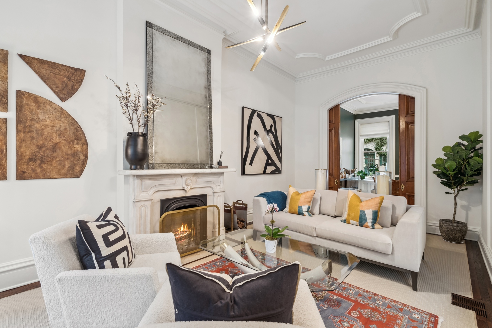 24 W Chestnut Street