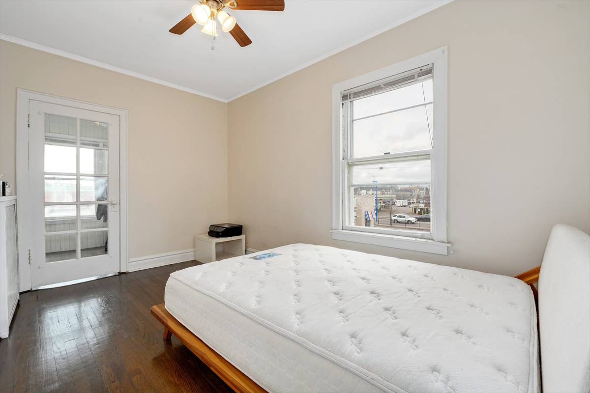 3617 N Sawyer Avenue Unit: 1