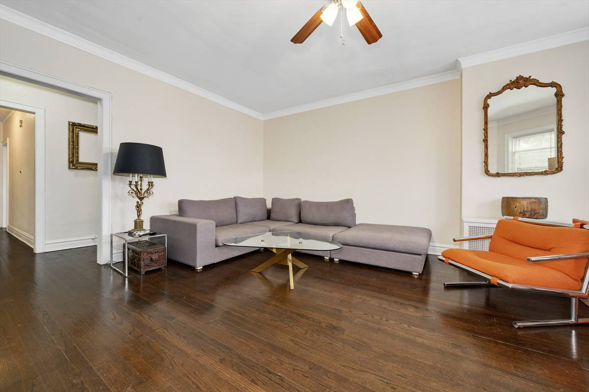 3617 N Sawyer Avenue Unit: 1