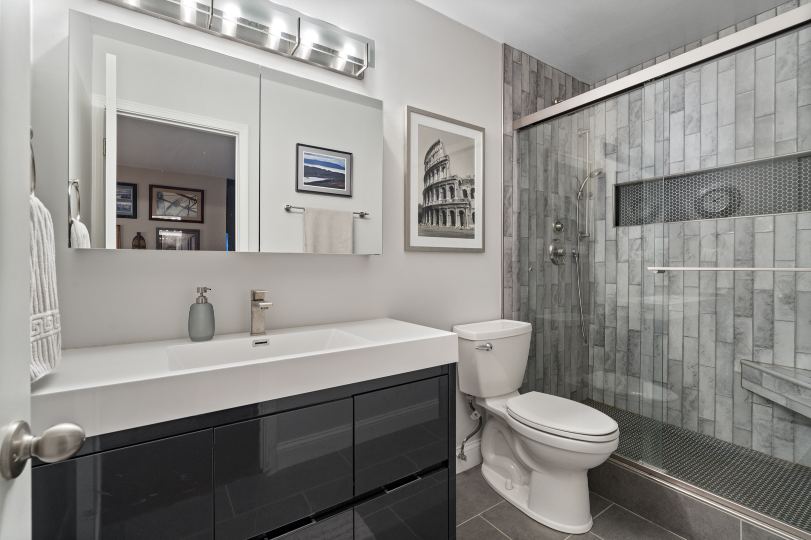 3660 N Lake Shore Drive Unit: 4202