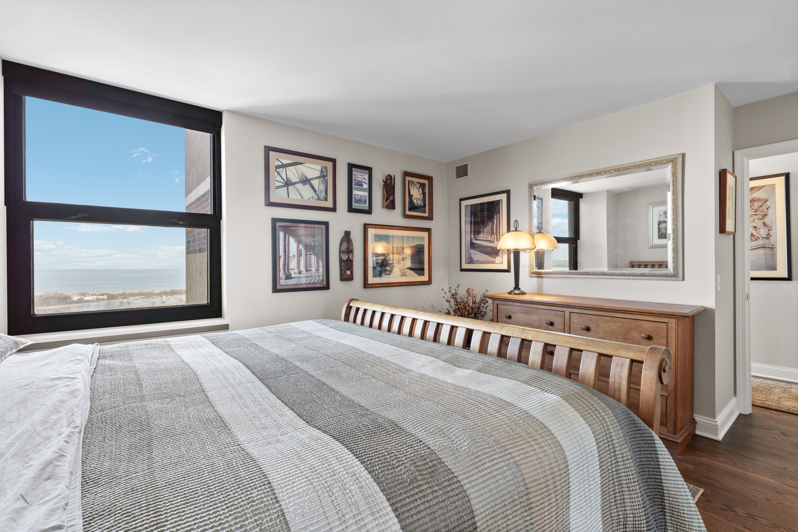 3660 N Lake Shore Drive Unit: 4202
