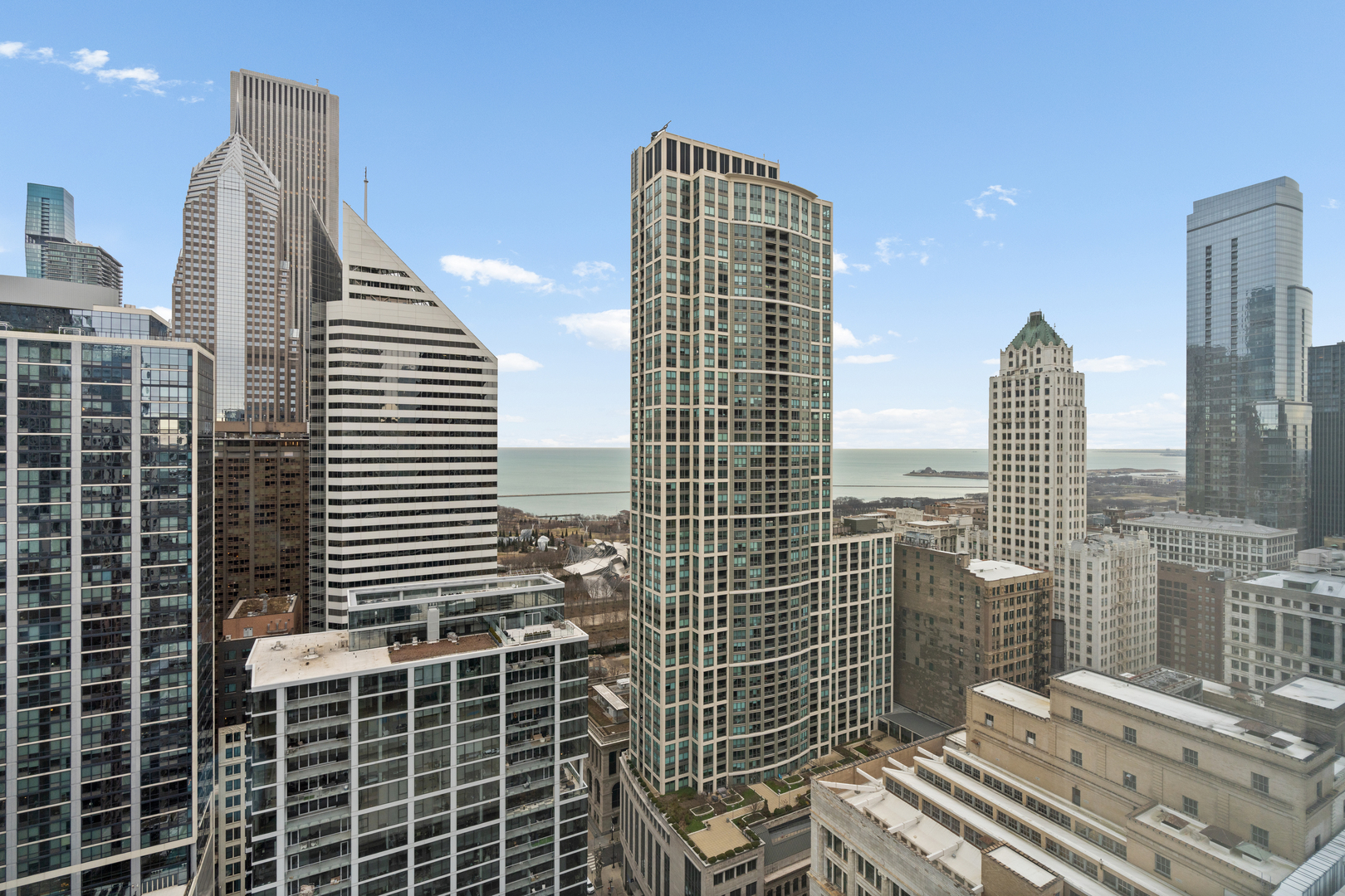 8 E Randolph Street Unit: 3301