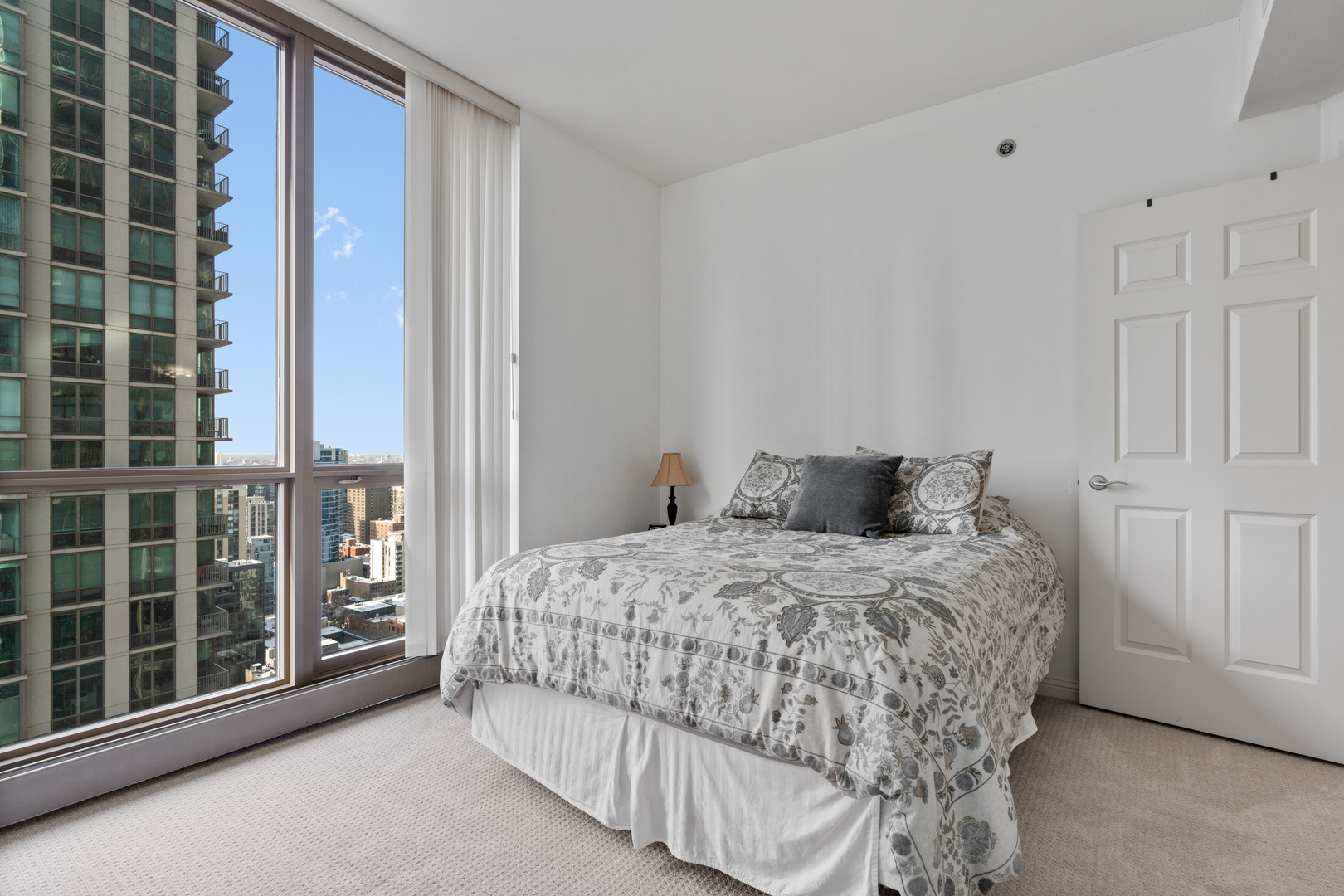 21 E Huron Street Unit: 2803