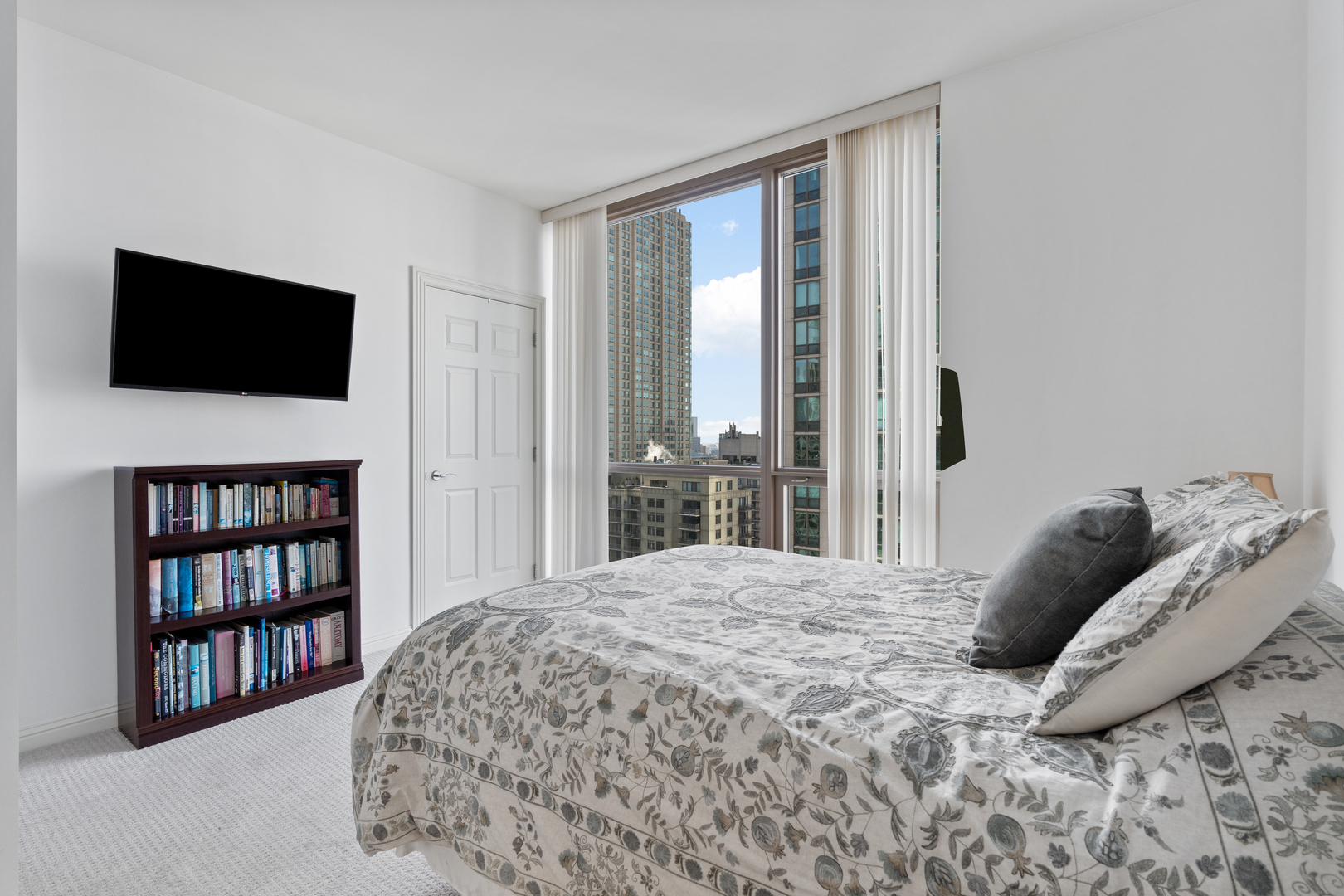 21 E Huron Street Unit: 2803