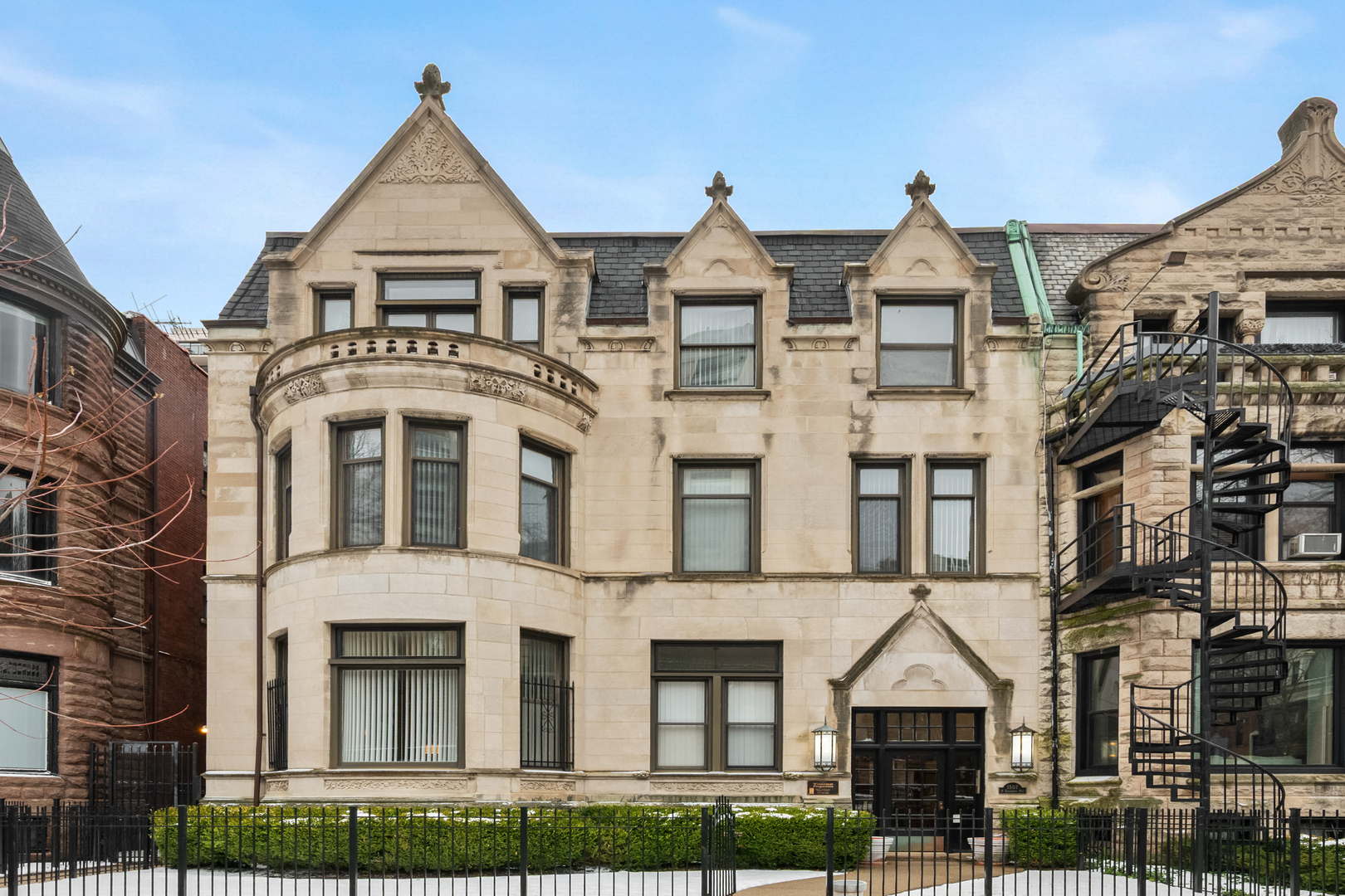 1505-1507 N Dearborn Parkway