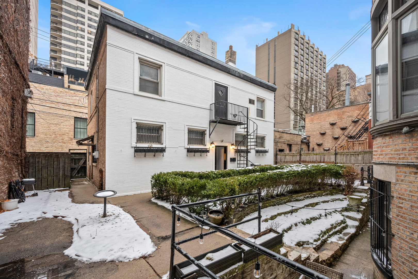 1505-1507 N Dearborn Parkway