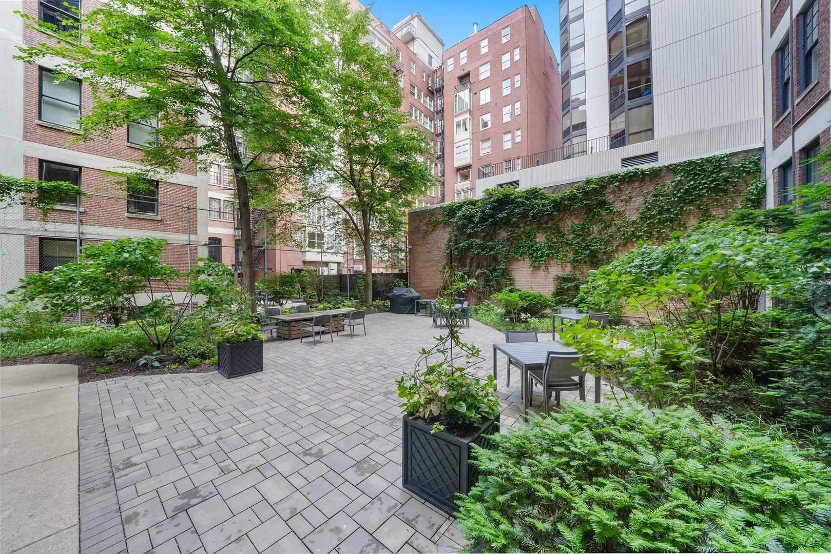 232 E Walton Place Unit: 3E