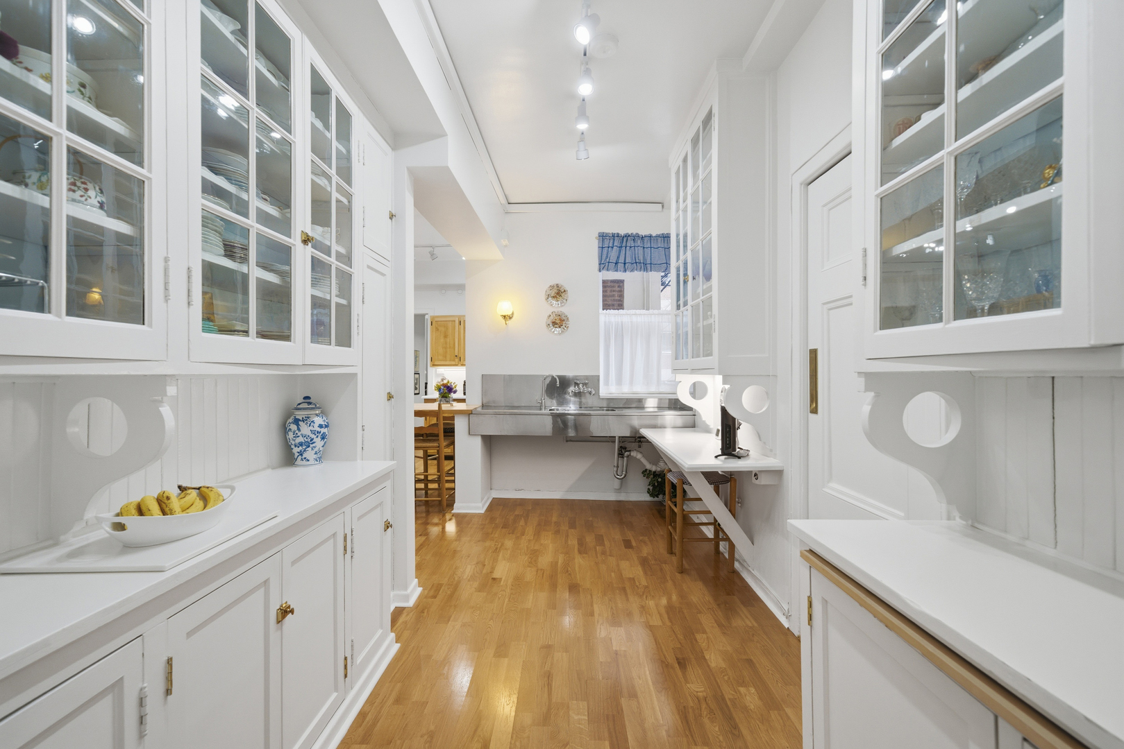 232 E Walton Place Unit: 3E