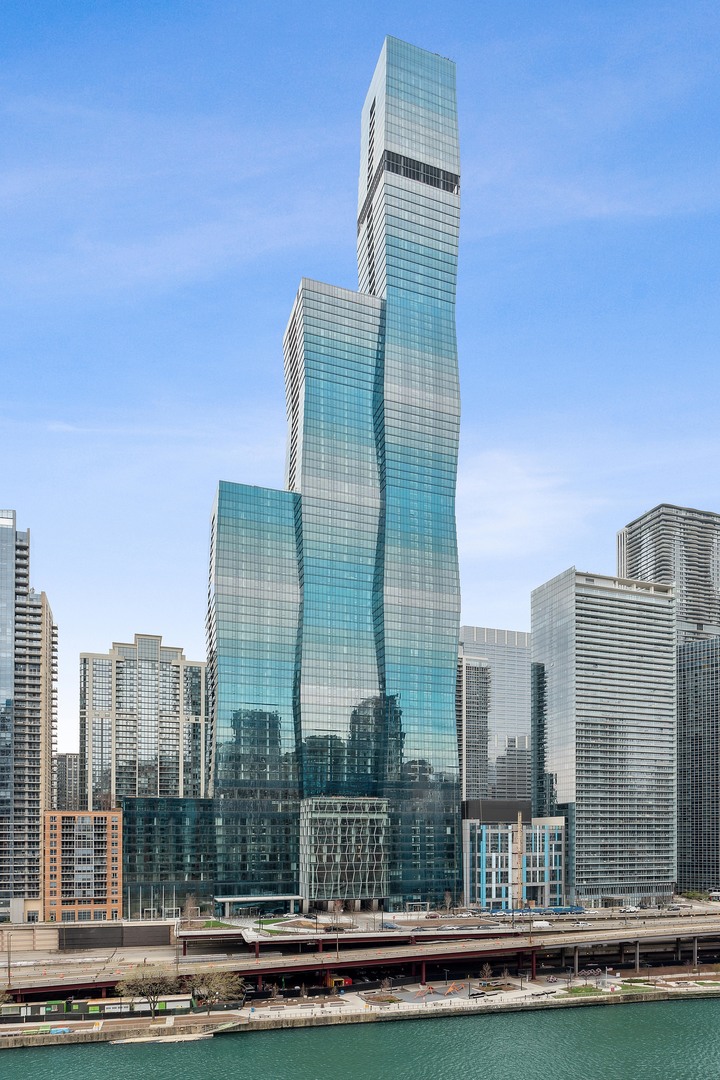 363 E Wacker Drive Unit: 1906