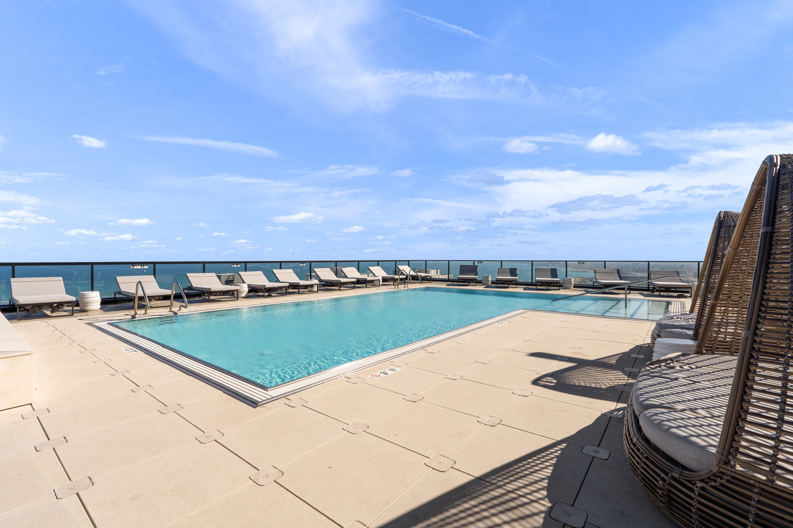 363 E Wacker Drive Unit: 1906