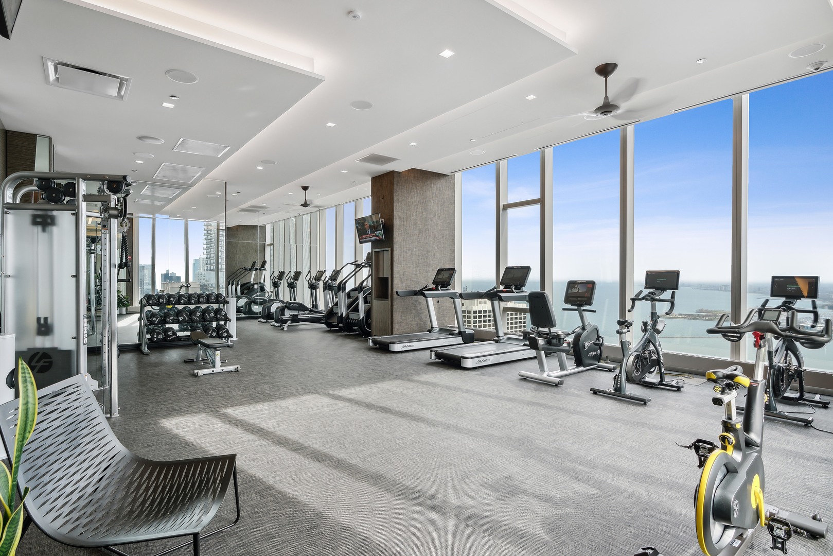 363 E Wacker Drive Unit: 1906