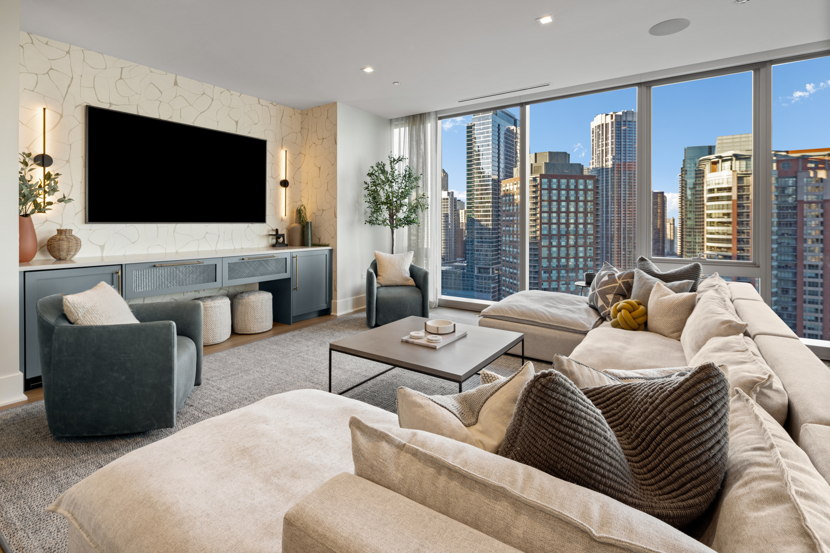 363 E Wacker Drive Unit: 1906