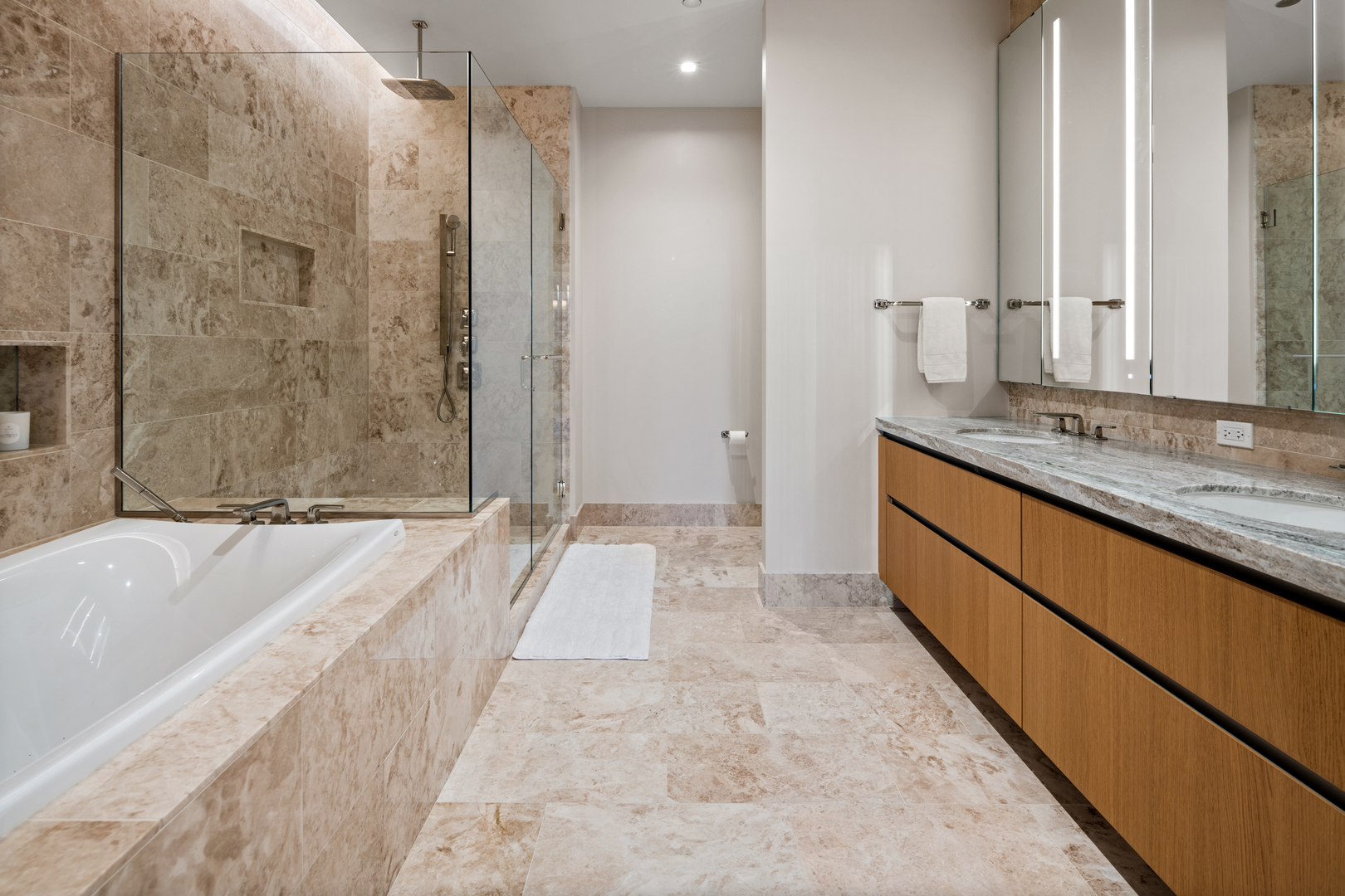 363 E Wacker Drive Unit: 1906