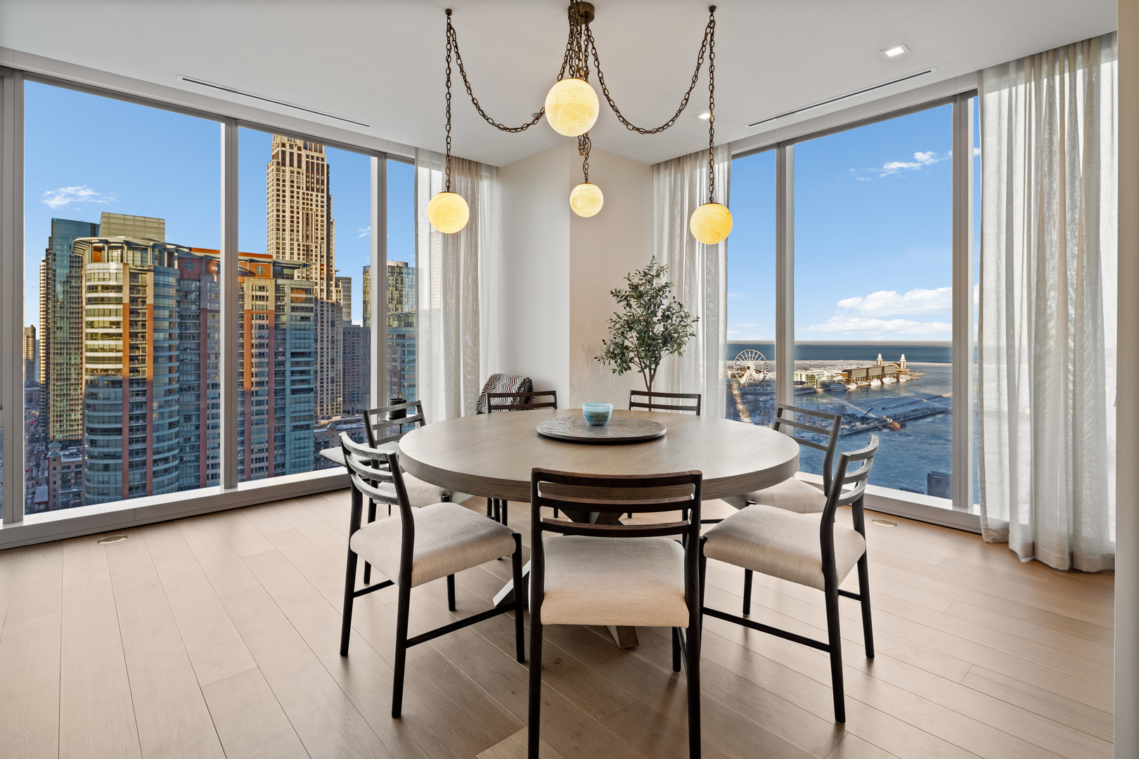 363 E Wacker Drive Unit: 1906