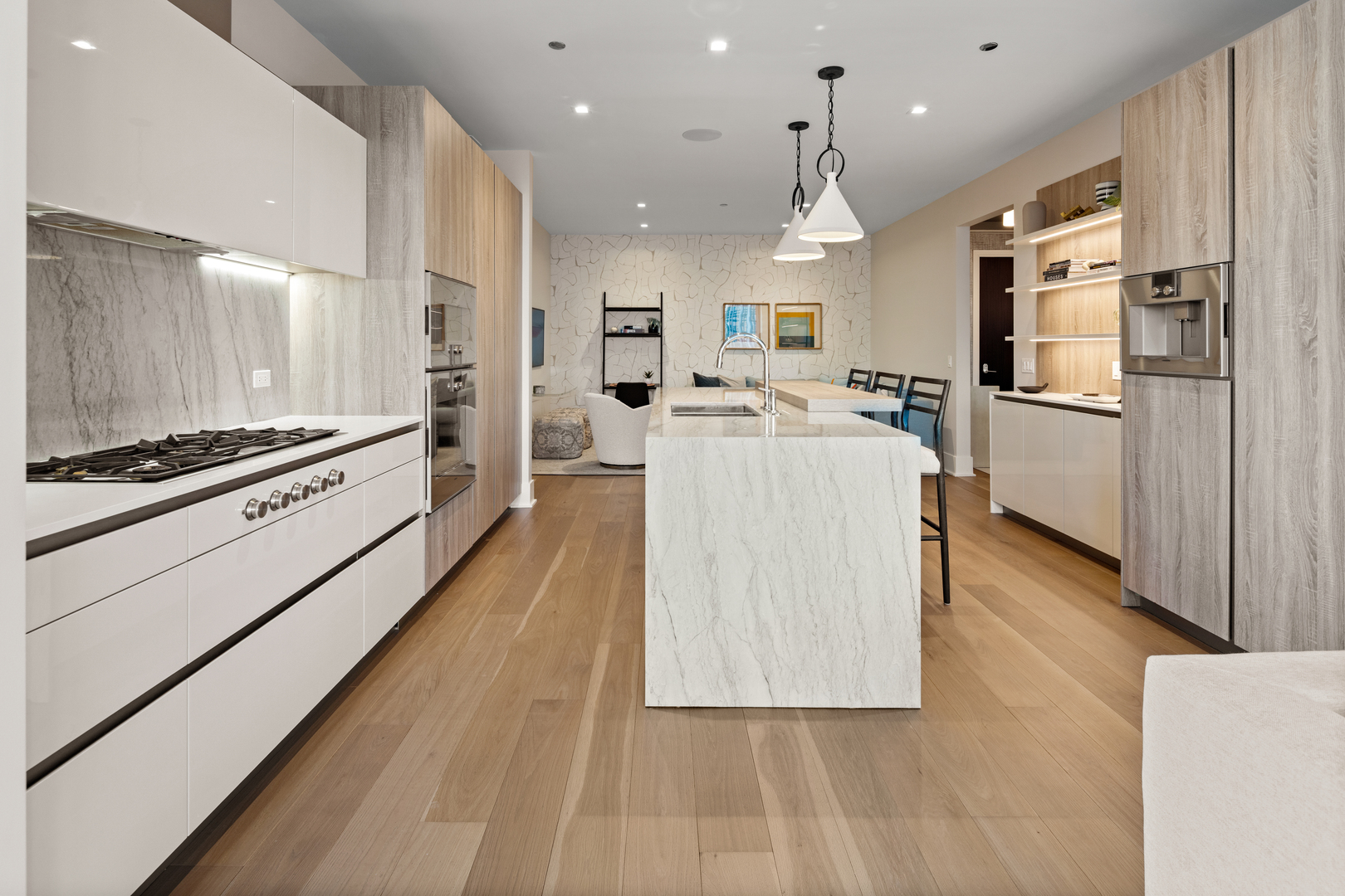 363 E Wacker Drive Unit: 1906