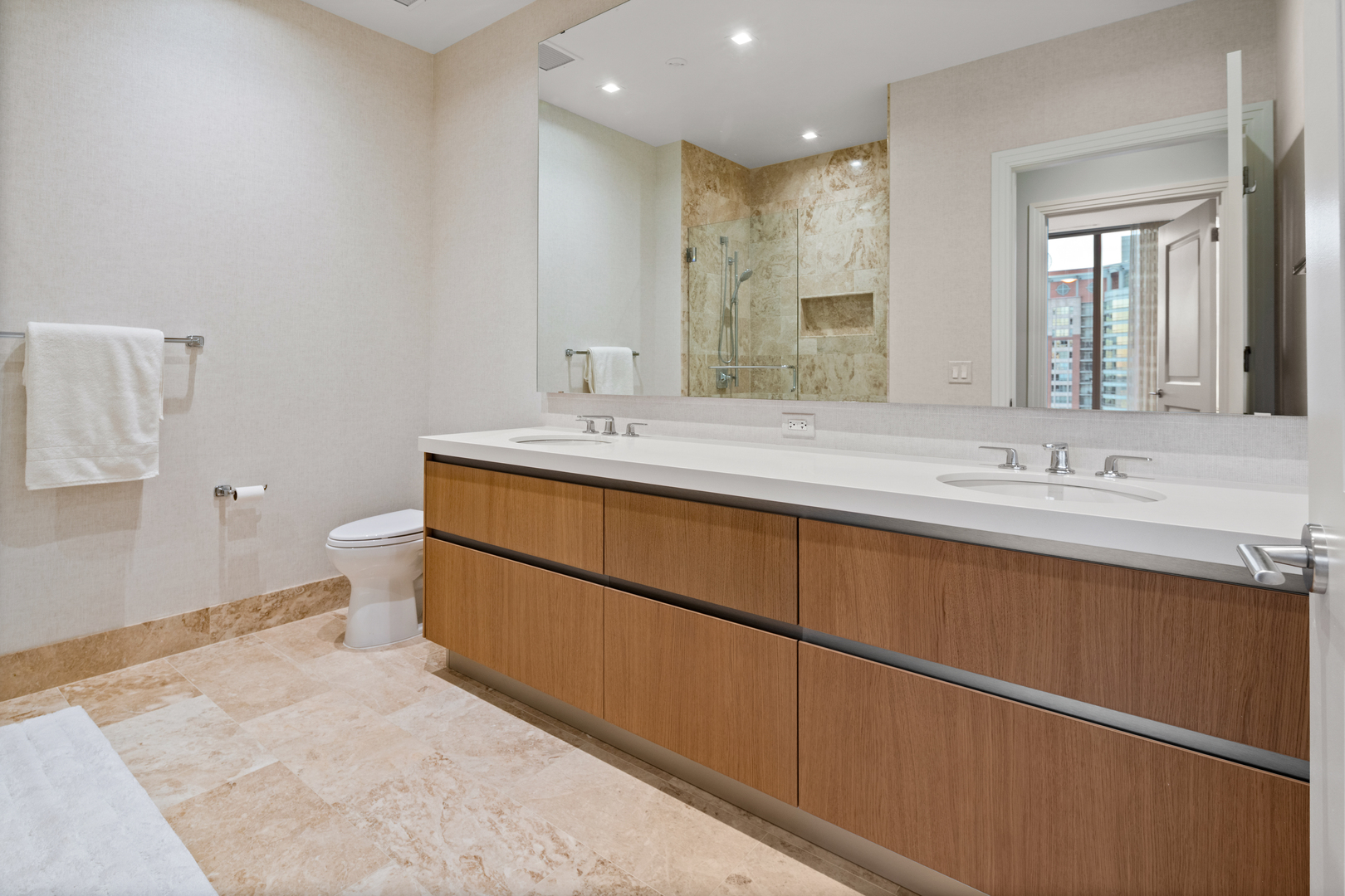 363 E Wacker Drive Unit: 1906