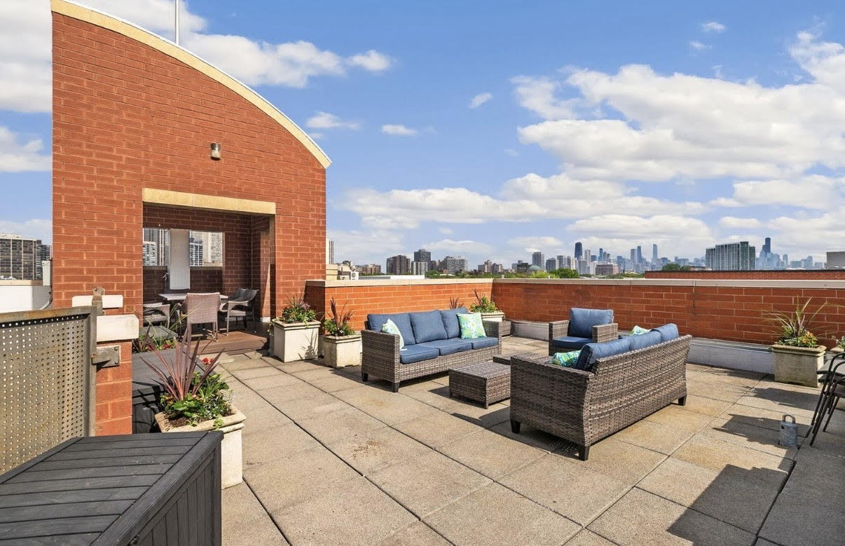 2700 N Halsted Street Unit: PH8