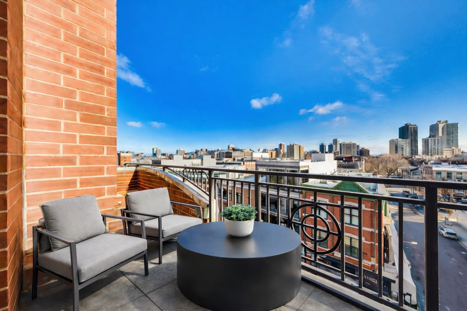 2700 N Halsted Street Unit: PH8