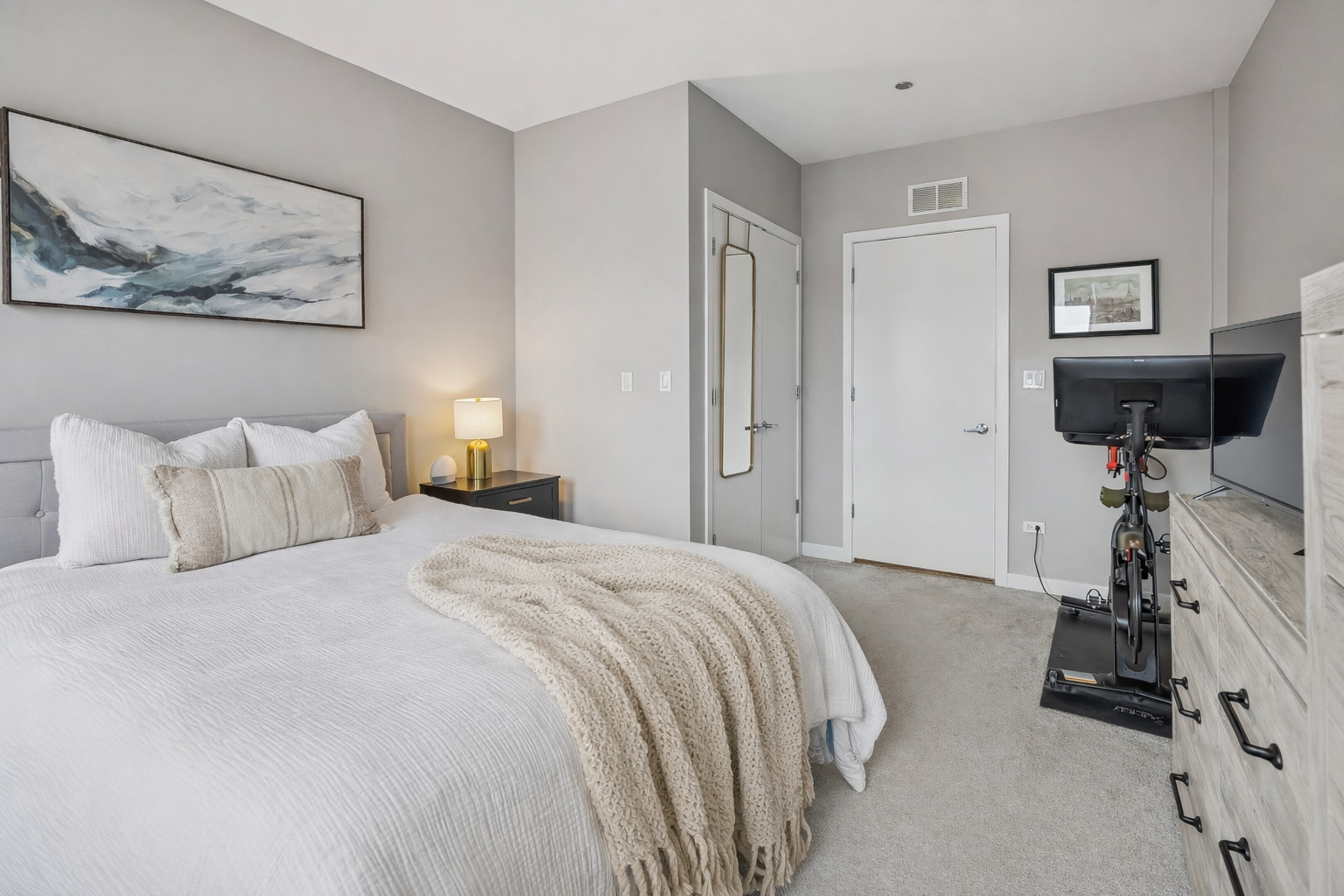 2700 N Halsted Street Unit: PH8