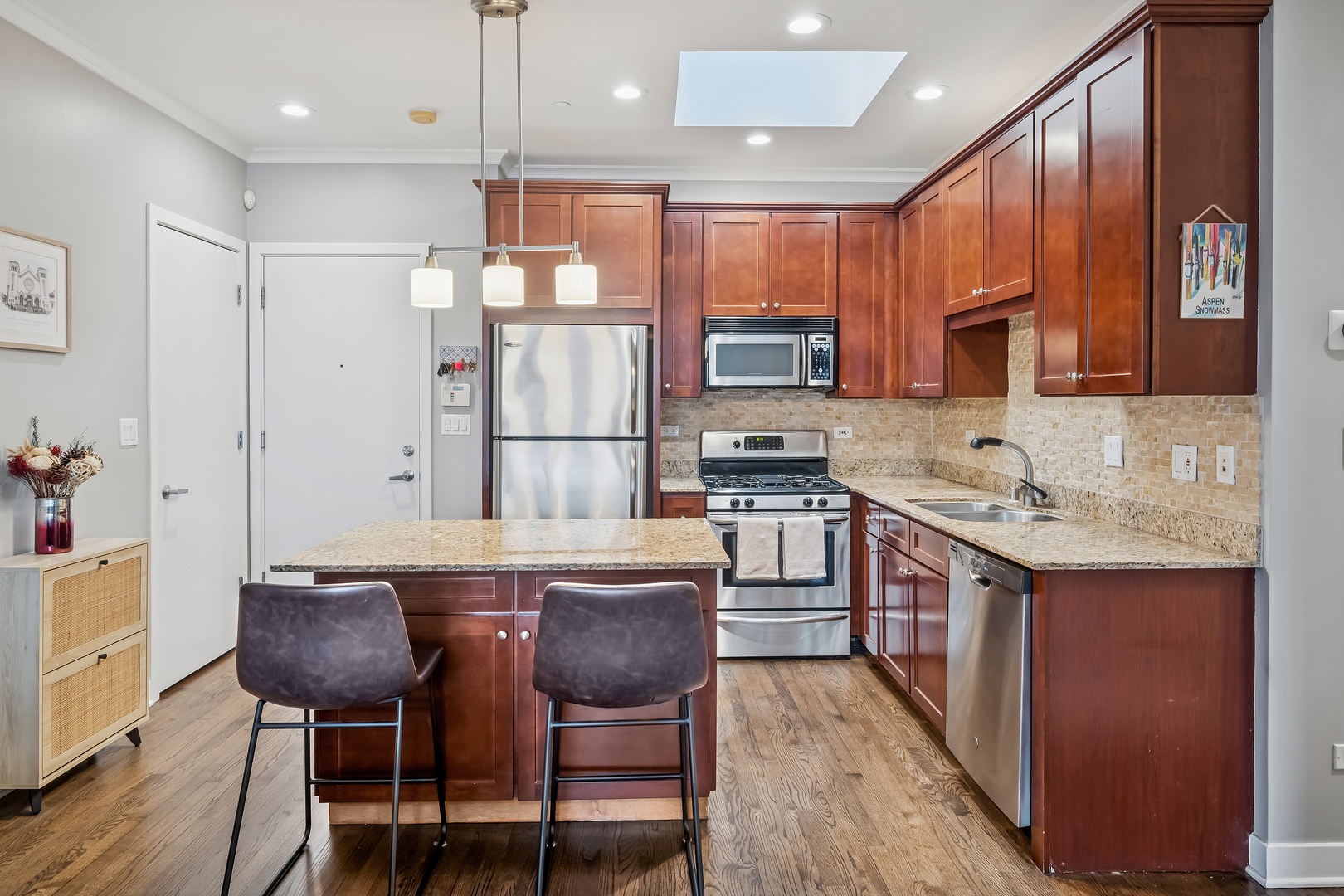 2700 N Halsted Street Unit: PH8