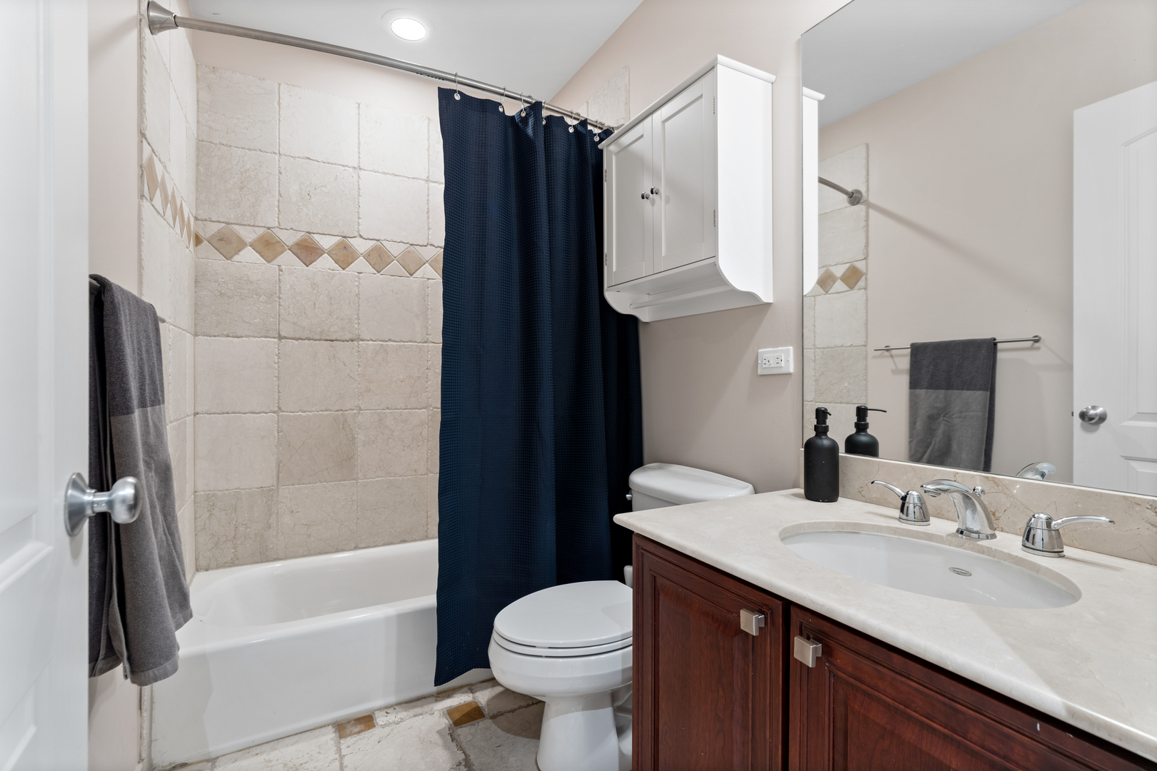 5540 N Glenwood Avenue Unit: G