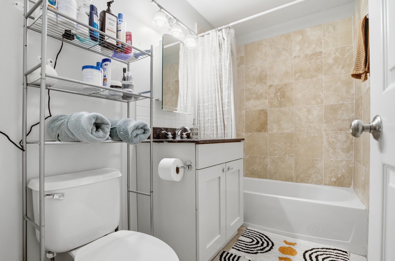 2342 W Rosemont Avenue Unit: 1