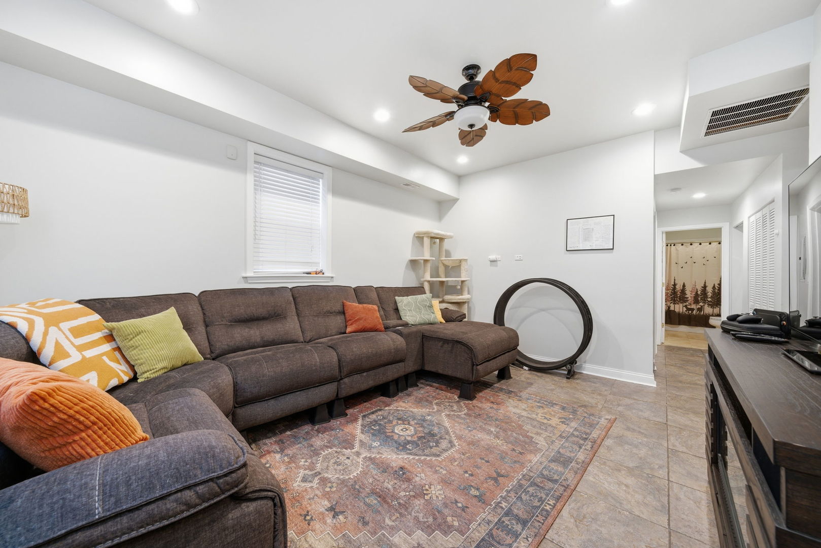 2342 W Rosemont Avenue Unit: 1