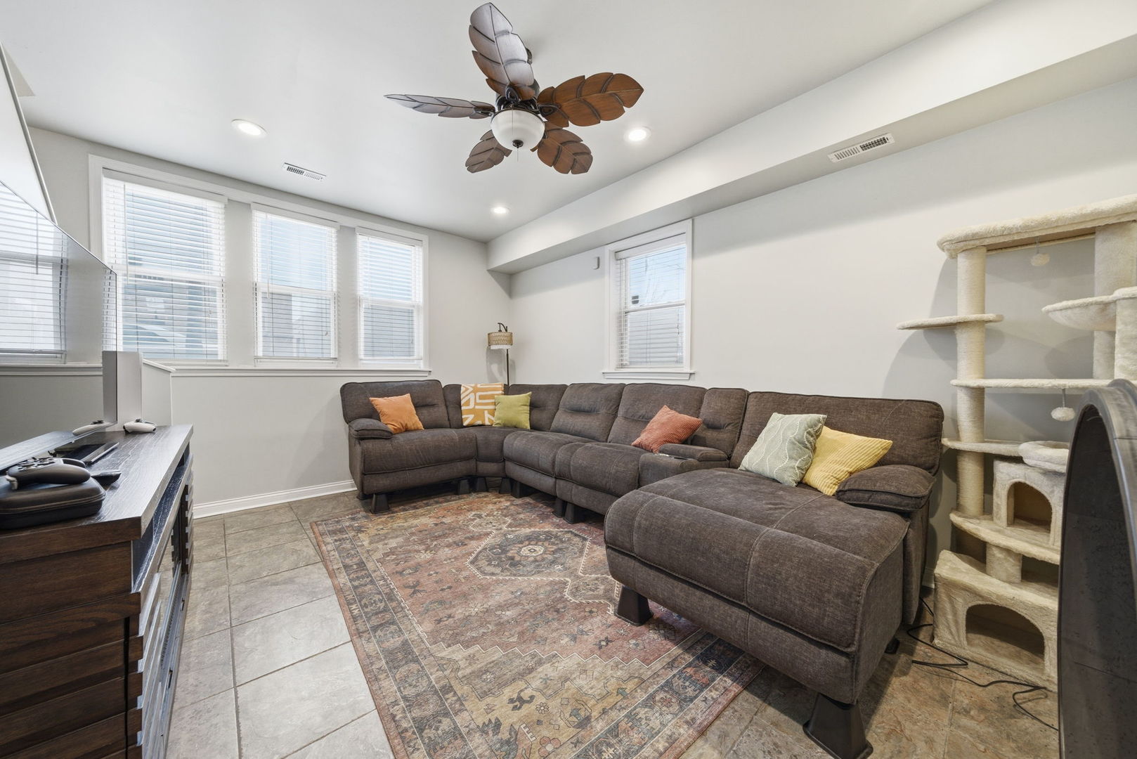 2342 W Rosemont Avenue Unit: 1