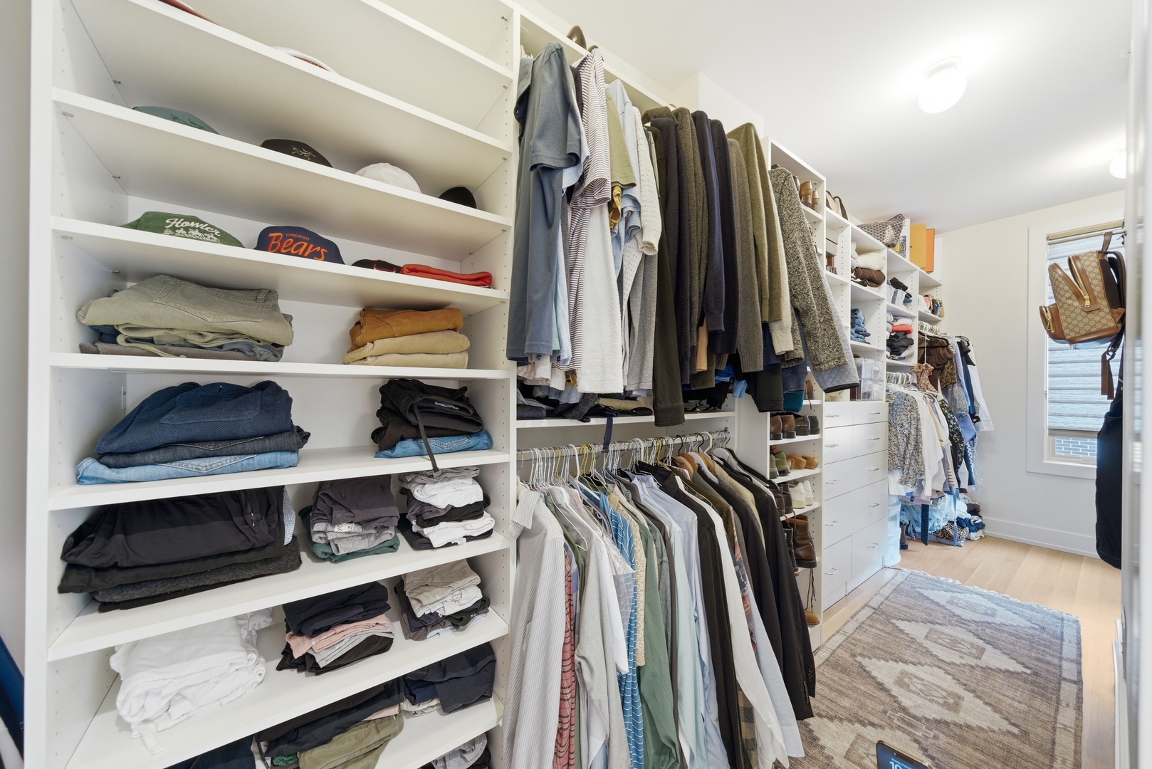 2748 N Lakewood Avenue Unit: 4