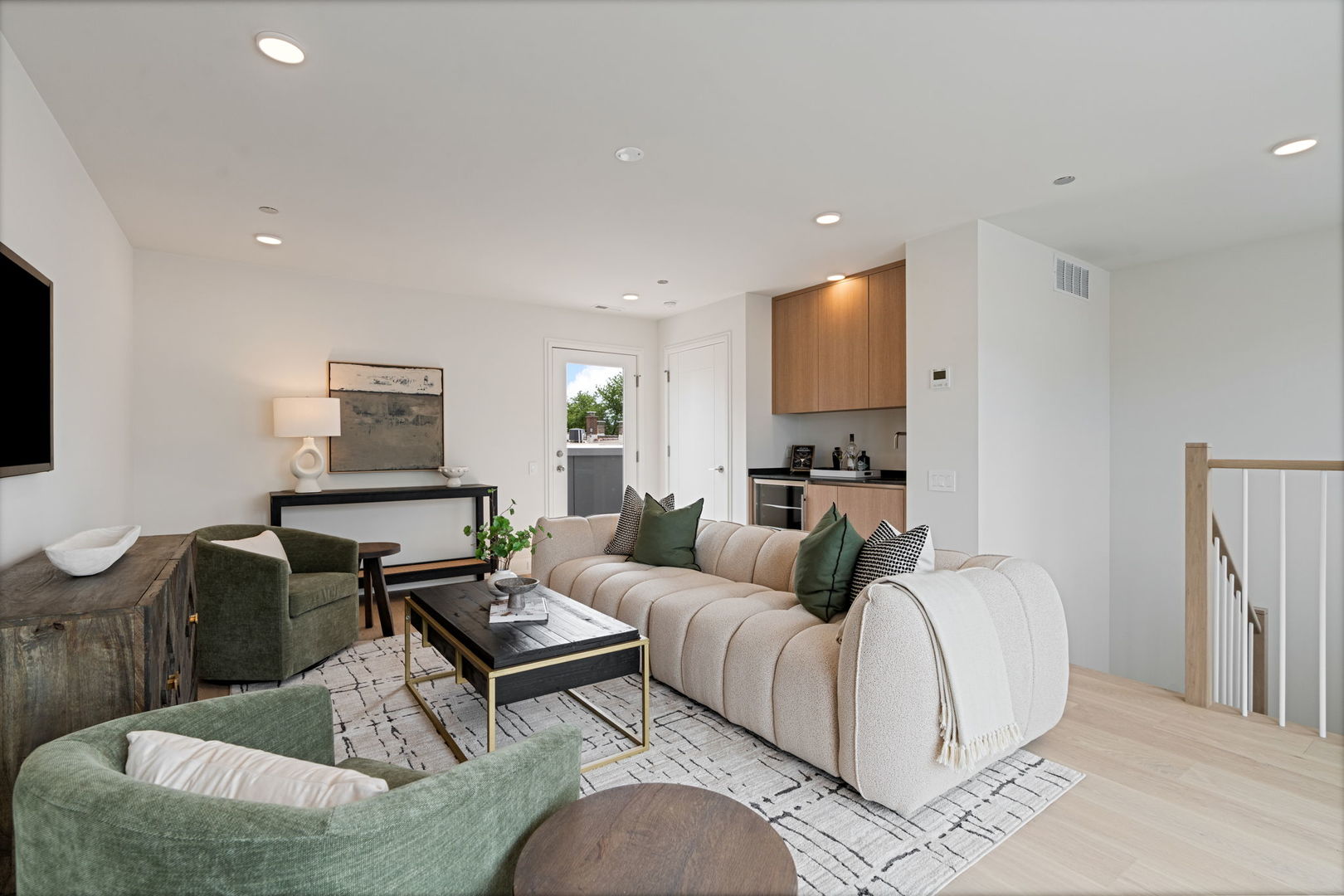 2329 N Cambridge Avenue Unit: A