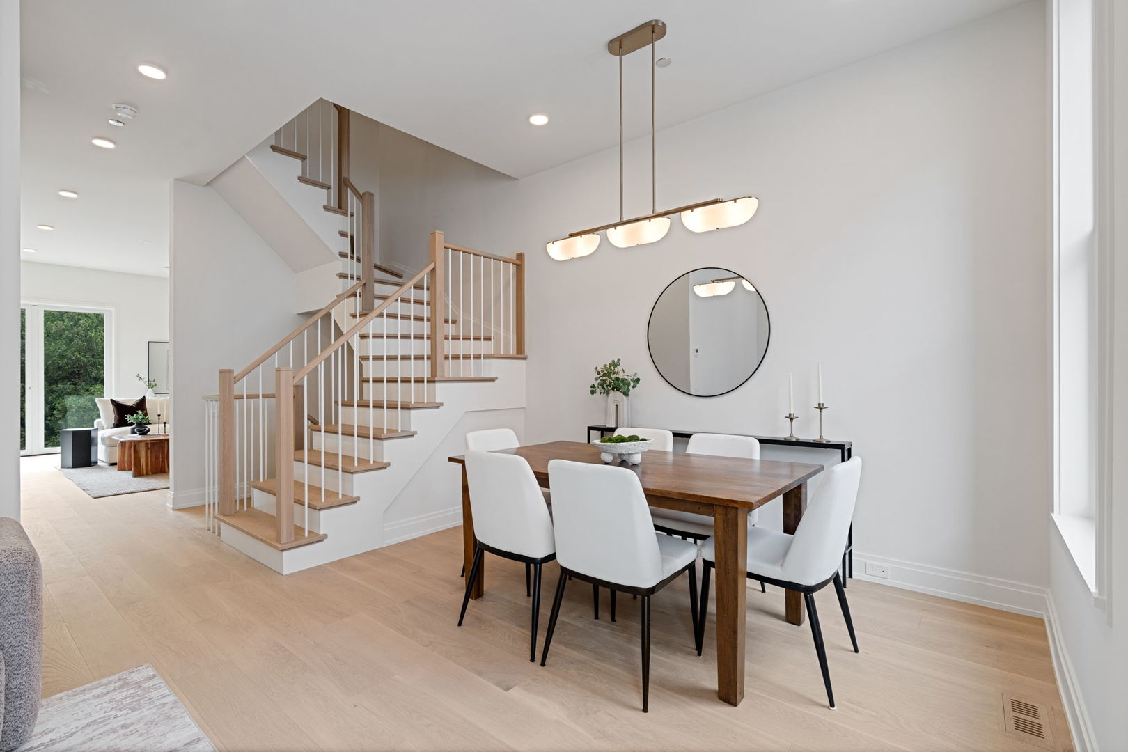 2329 N Cambridge Avenue Unit: A