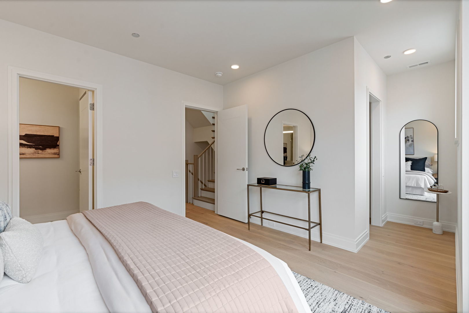 2329 N Cambridge Avenue Unit: A
