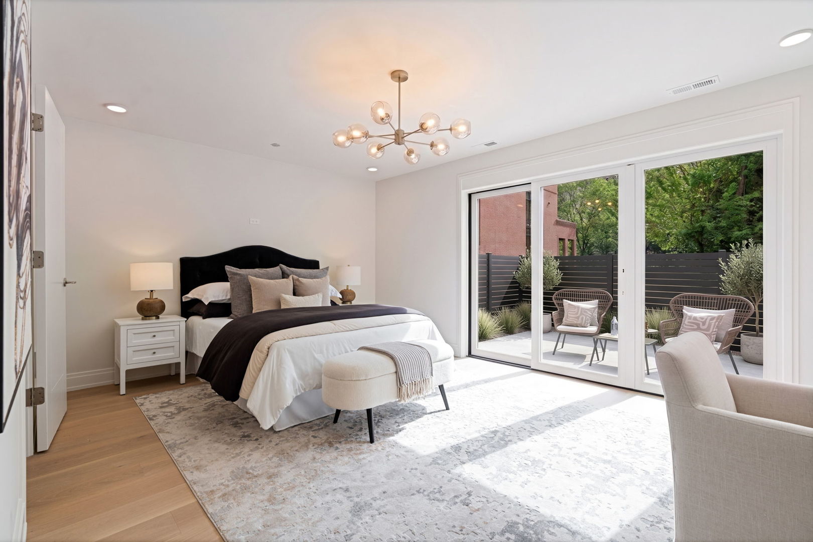 2329 N Cambridge Avenue Unit: C