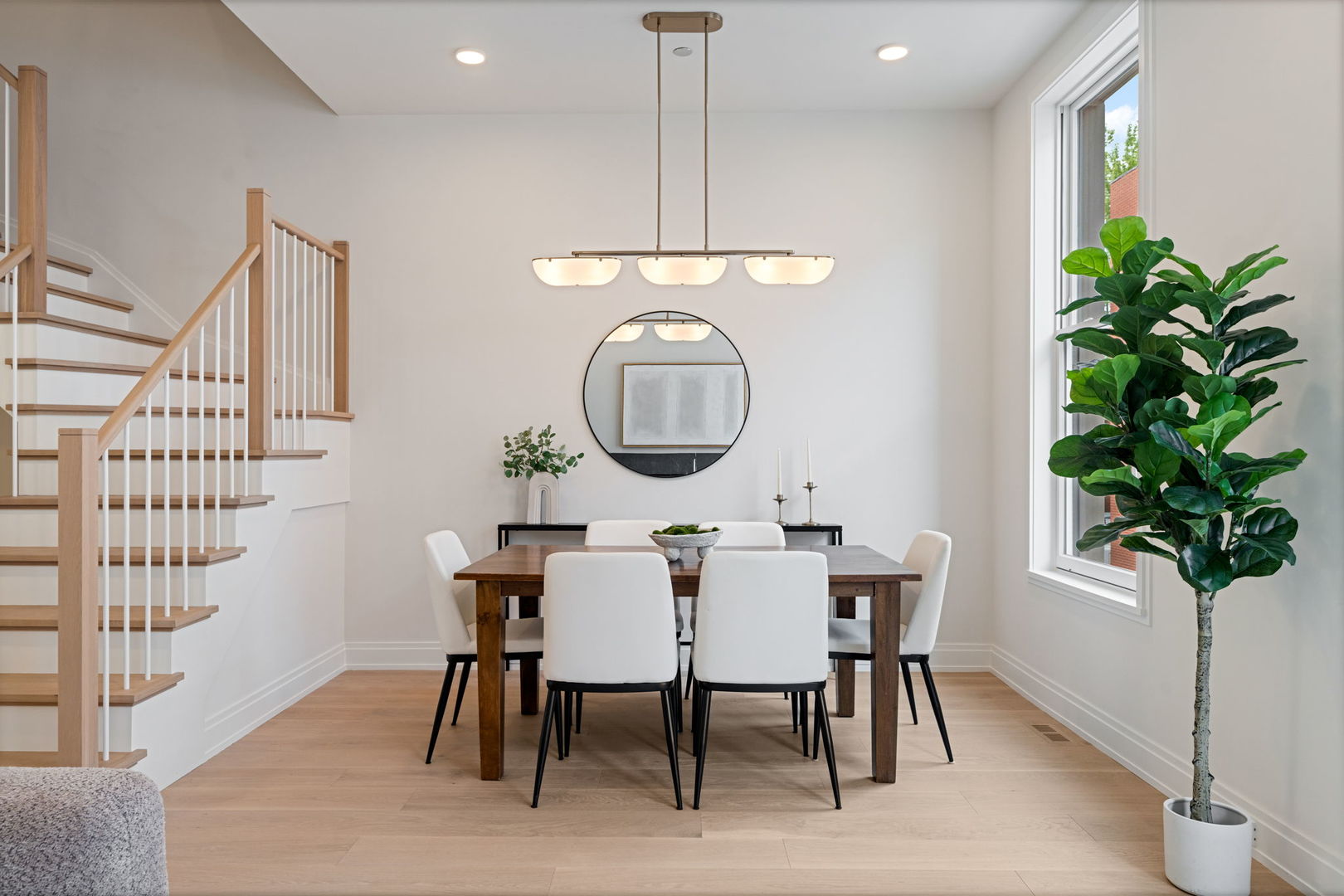 2329 N Cambridge Avenue Unit: C