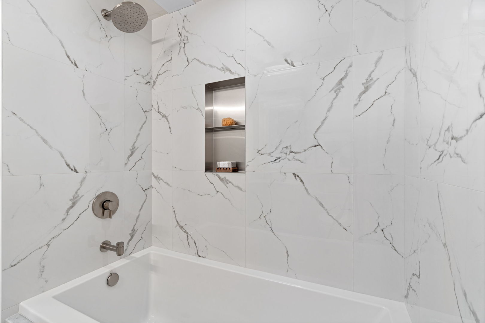 2329 N Cambridge Avenue Unit: C