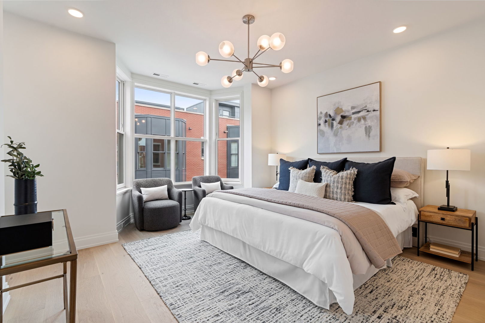 2329 N Cambridge Avenue Unit: C
