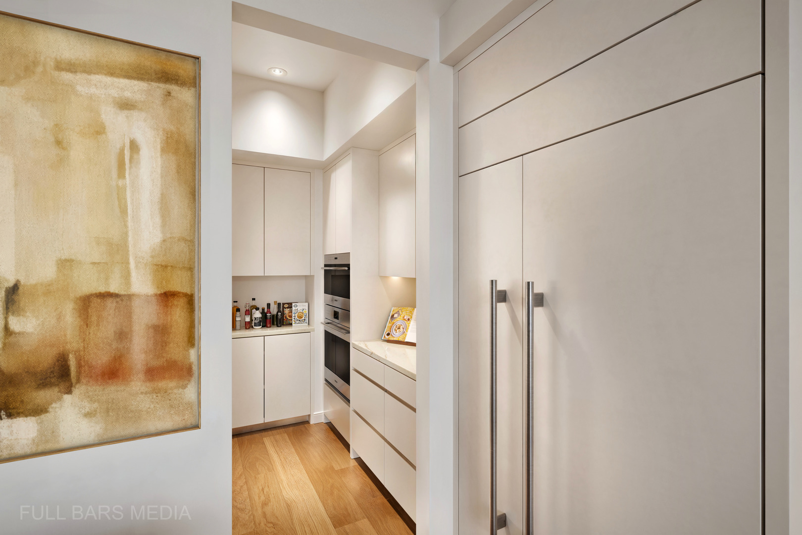 2329 N Cambridge Avenue Unit: H